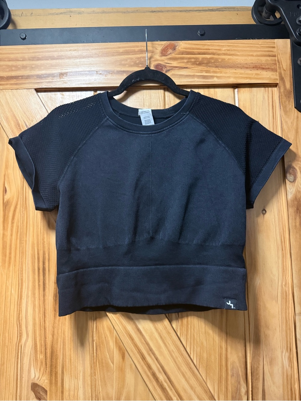 JoyLab Black Short Sleeve Crop Athletic Tee
